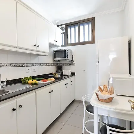 Don Carlos アパート