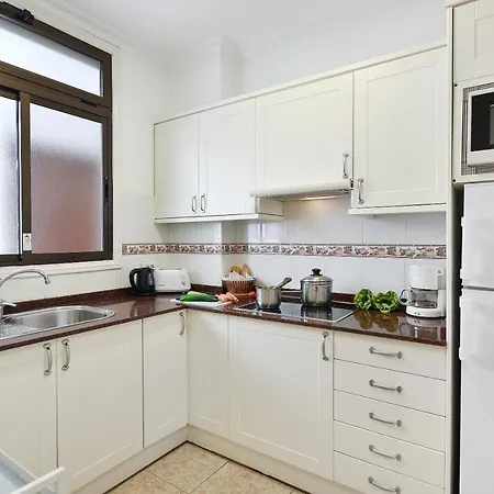 アパート Don Carlos *