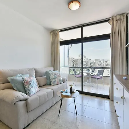 アパート Don Carlos *