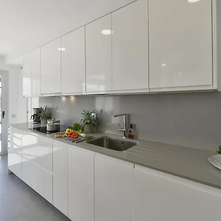 アパート Don Carlos