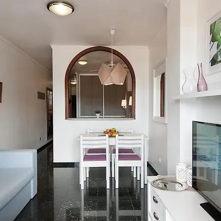 Don Carlos アパート *